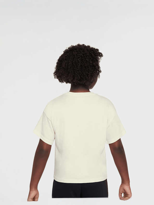 Nike, Sportswear Essential T-Shirt, beige, Image 2 of 3