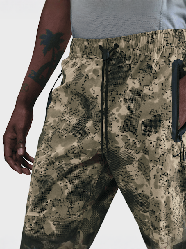 Nike, Tech Dri-FIT Woven Camo Tapered Pants, camo, Obraz 3 z 6