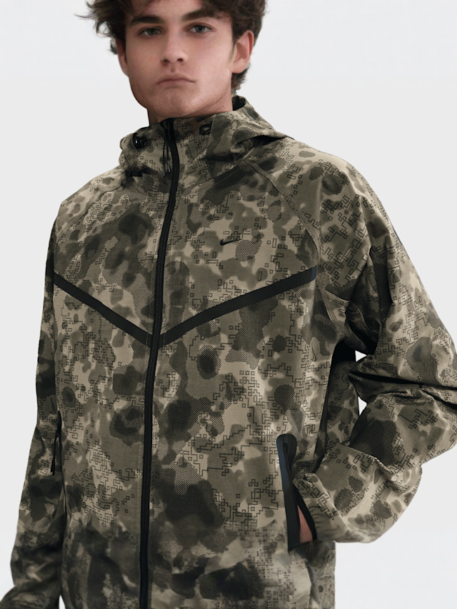 Nike, Tech Dri-FIT Woven Camo Windrunner Oversized Jacket, camouflage, Image 3 of 7