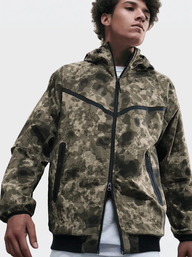 Nike, Tech Dri-FIT Woven Camo Windrunner Oversized Jacket, camouflage, Image 5 of 7