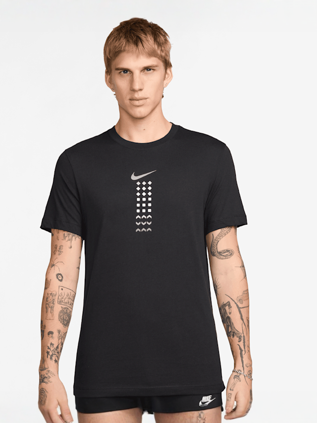 Nike, Sportswear Tee, zwart, Afbeelding 1 van 4