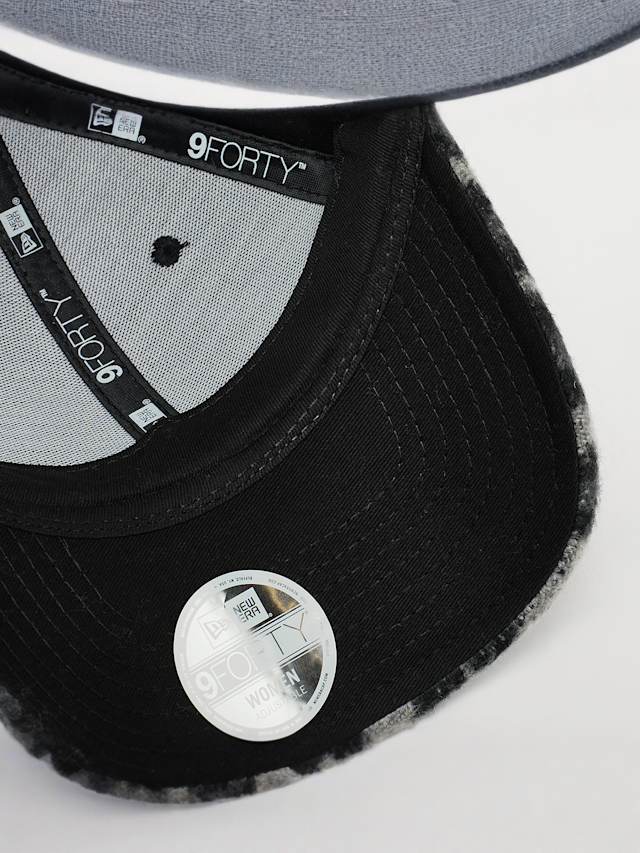 New Era, Female 9Forty Cosy Animal Los Angeles Dodgers, multi-colour, Image 3 of 4