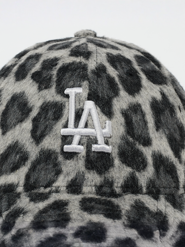 New Era, Female 9Forty Cosy Animal Los Angeles Dodgers, multi-colour, Image 4 of 4