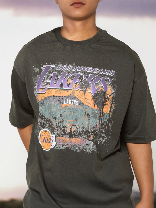New Era, NBA Washed Graphic Tee Los Angeles Lakers, grey, Image 3 of 4