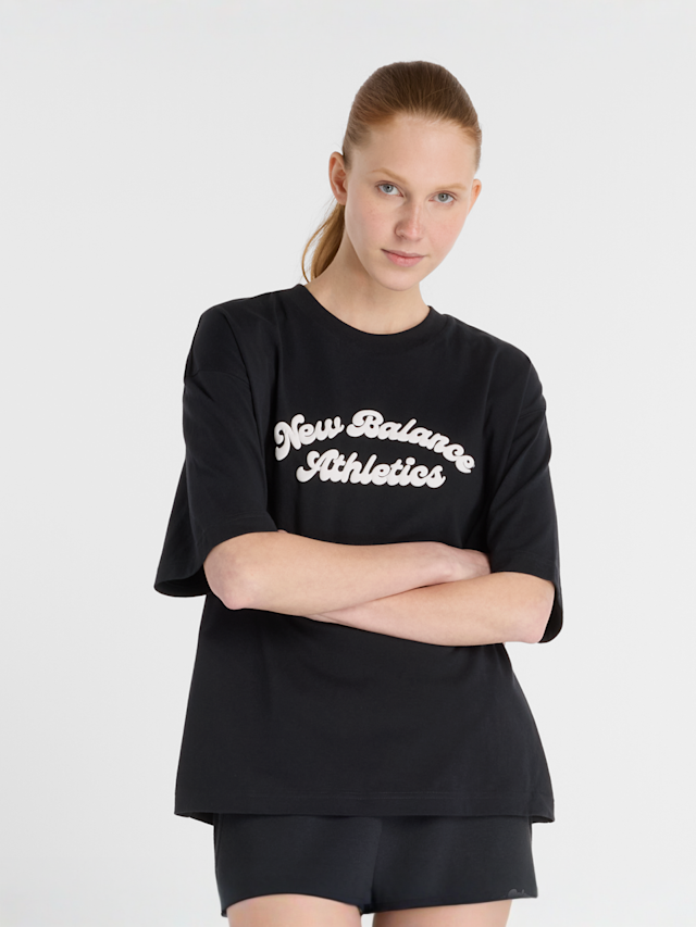 New Balance, Linear Heritage Oversized T-Shirt, czarny, Obraz 1 z 4