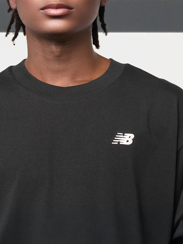 New Balance, Athletics Classic Longsleeve, black, Image 3 of 6