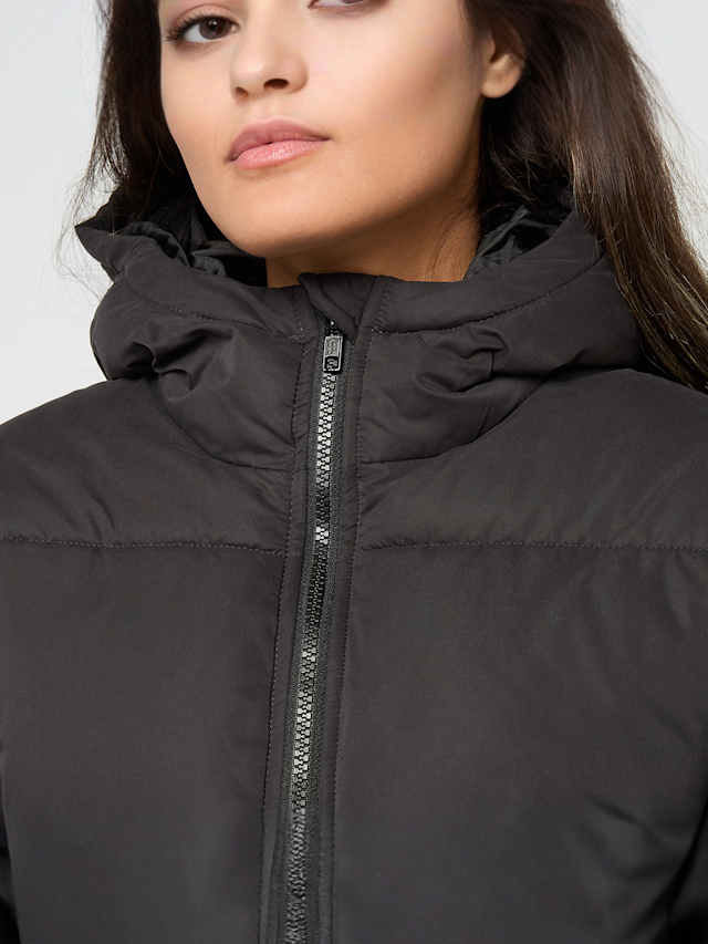 Urban Classics, Ladies Peached Puffer Jacket With Hood, czarny, Obraz 3 z 4