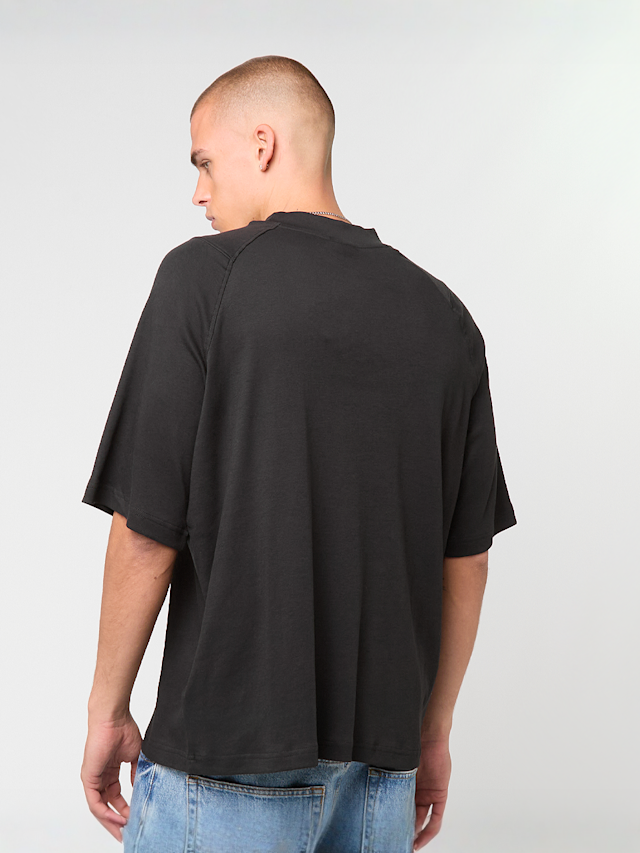 Umbro, Iconic Boxy Tee, black, Image 2 of 4