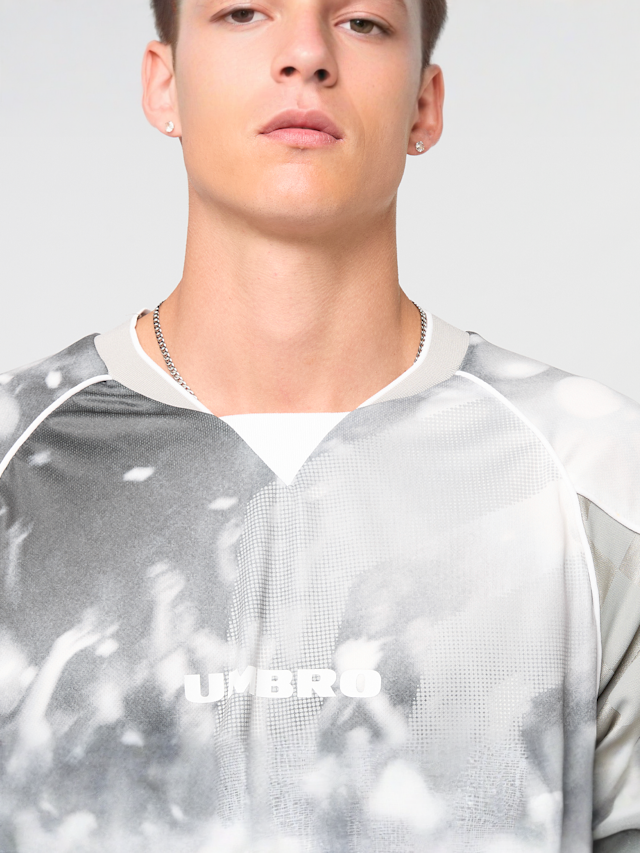 Umbro, PANELLED RAGLAN SHIRT black, grey, Image 3 of 4