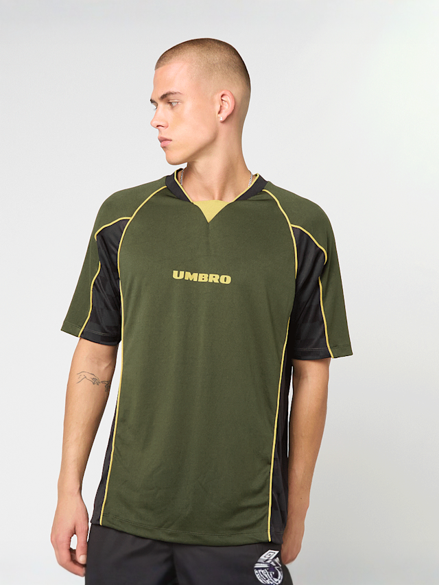 Umbro, PANELLED RAGLAN SHIRT black, green, Image 1 of 4