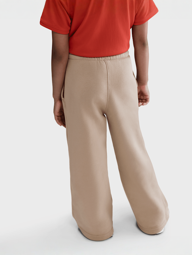 Nike, Sportswear Club Fleece Wide-Leg Pants, beige, Image 2 of 4