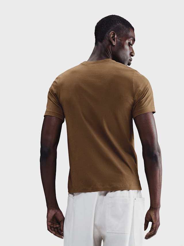 Nike, Sportswear Club T-Shirt, brown, Image 2 of 4