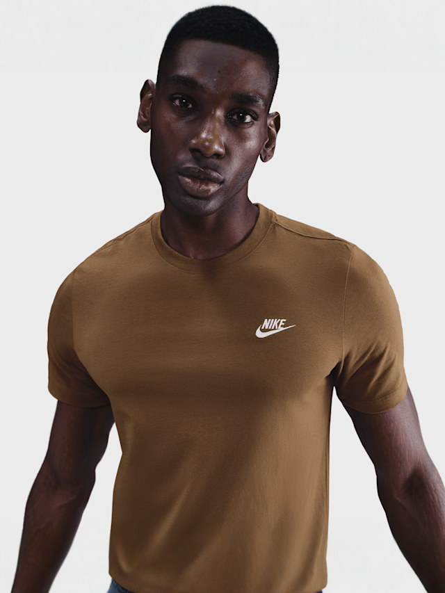 Nike, Sportswear Club T-Shirt, brown, Image 3 of 4