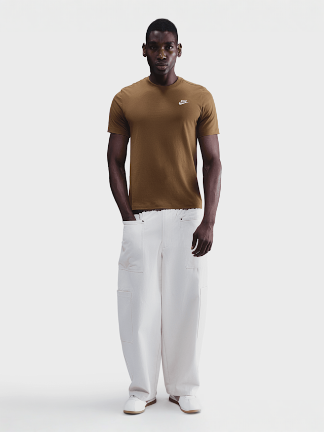 Nike, Sportswear Club T-Shirt, brown, Image 4 of 4