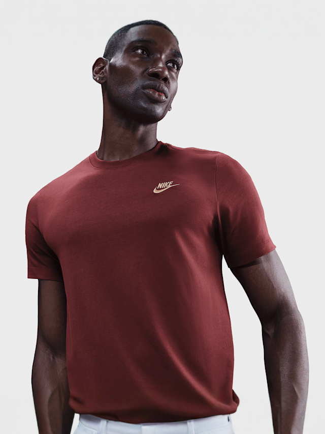 Nike, Sportswear Club T-Shirt, red, Image 3 of 4