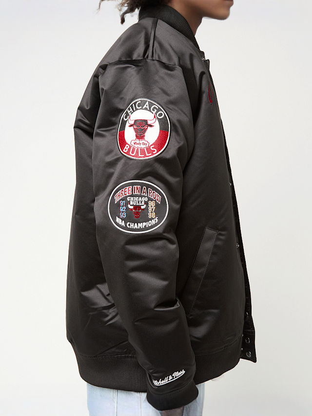 Mitchell & Ness, Black Out Satin Jacket Chicago Bulls, zwart, Afbeelding 5 van 7