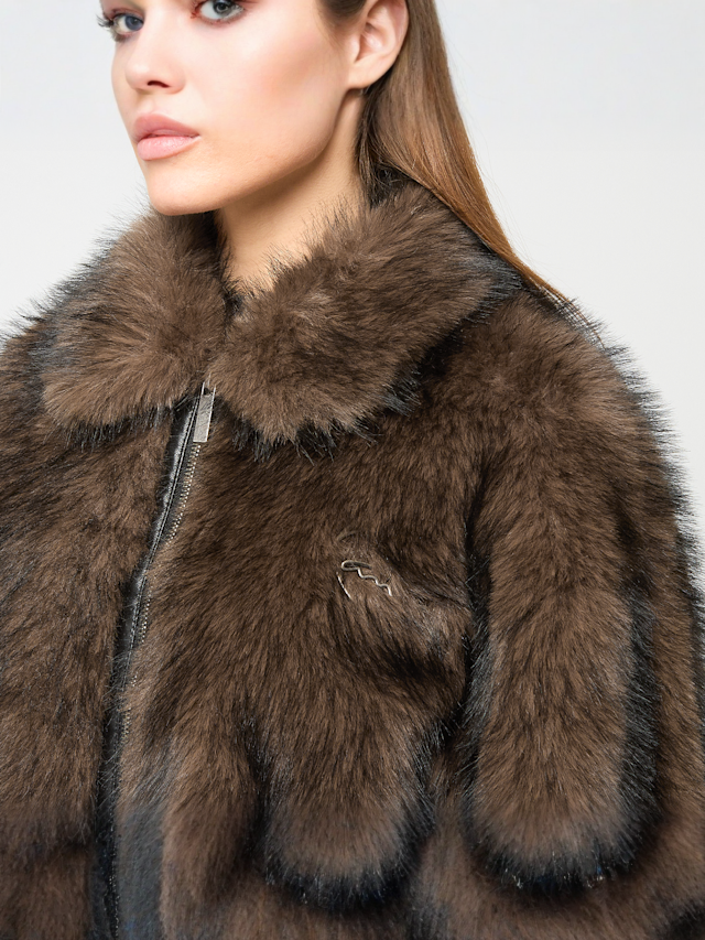 Karl Kani, Metal Signature Faux Fur Jacket, bruin, Afbeelding 3 van 4