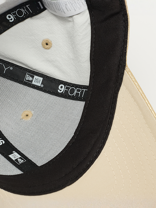 New Era, Female 9Forty Metallic MLB New York Yankees, gold, Image 3 of 4