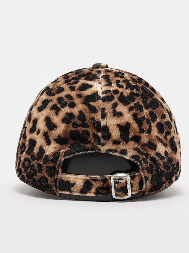 New Era, FEMALE 9FORTY Leo Velour MLB New York Yankees, brown, Image 2 of 4