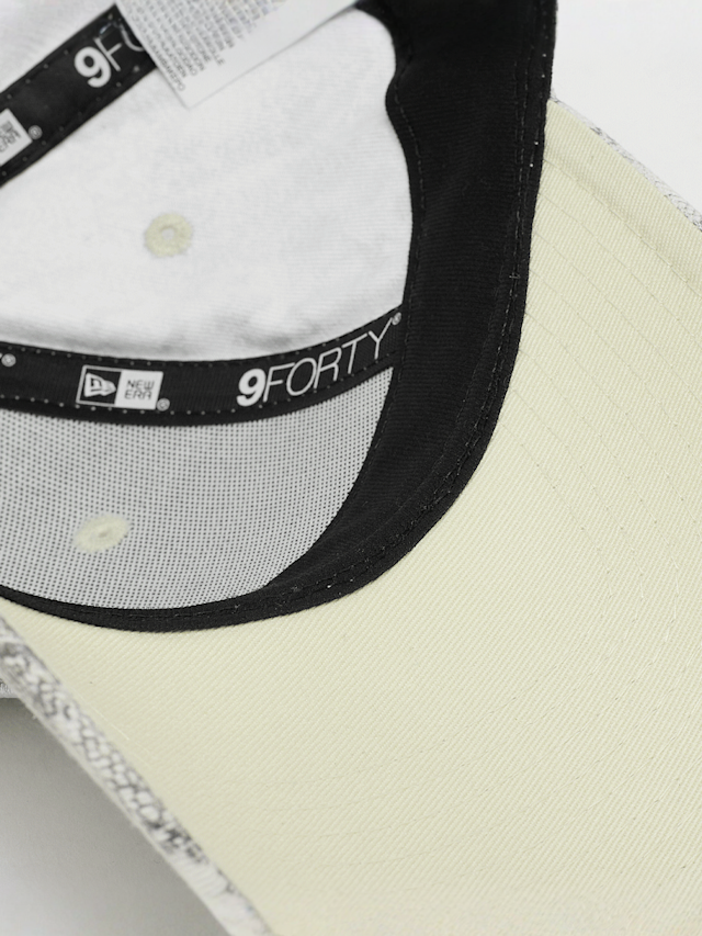New Era, FEMALE 9FORTY Snake MLB New York Yankees, beige, Image 4 of 4