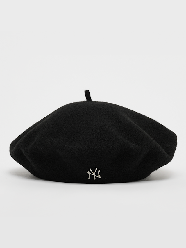 New Era, Female MLB New York Yankees Pin Beret, black, Image 1 of 3