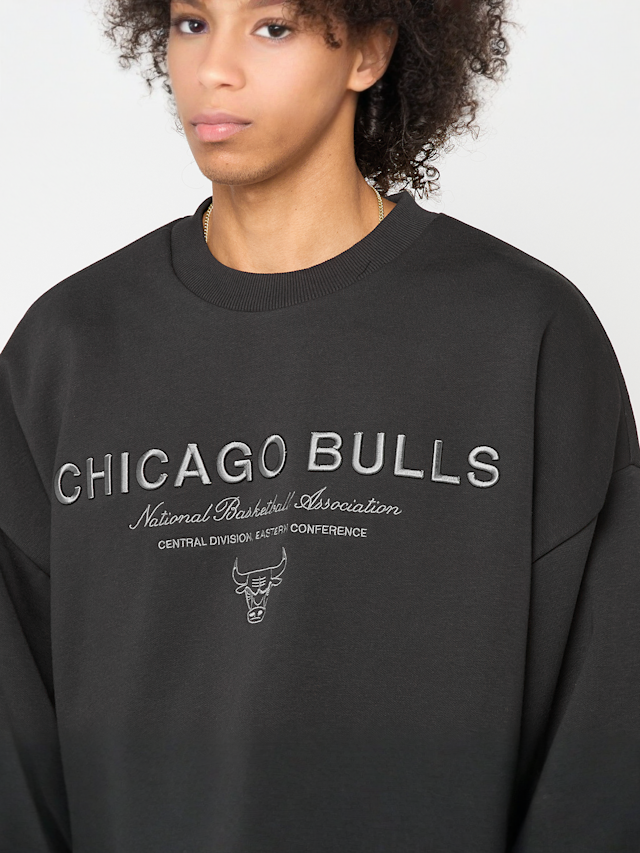 New Era, NBA LINEAR GRAPHIC BOXY CREW CHICAGO BULLS BLK, black, Image 3 of 4