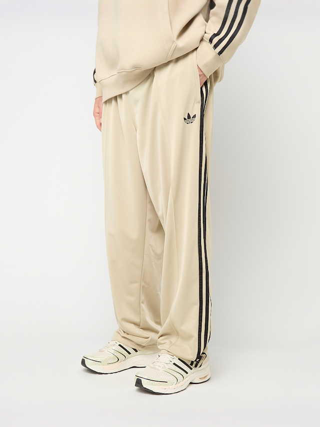 adidas Originals, Firebird Adicolor Baggy Fit Trackpants, beige, Afbeelding 1 van 7