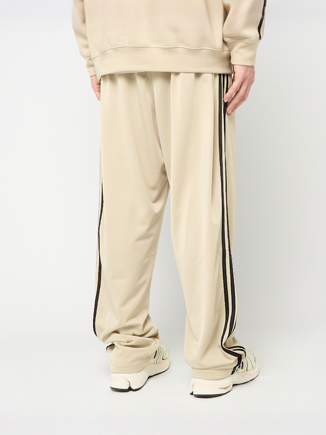 adidas Originals, Firebird Adicolor Baggy Fit Trackpants, beige, Afbeelding 3 van 7