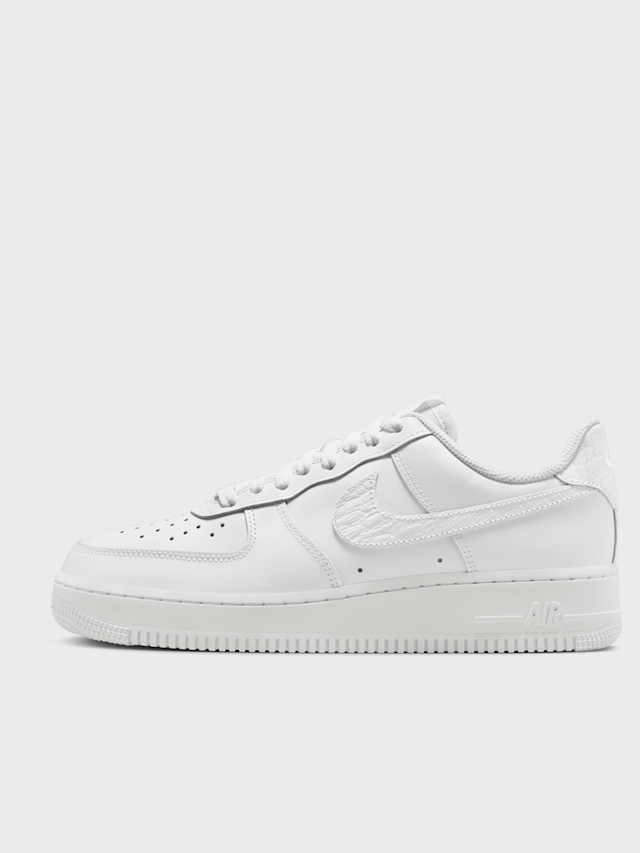 Nike, WMNS Air Force 1 '07 SE, white, Image 1 of 8