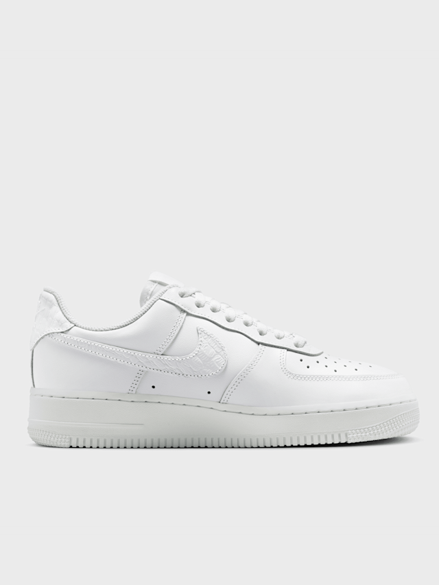Nike, WMNS Air Force 1 '07 SE, white, Image 2 of 8