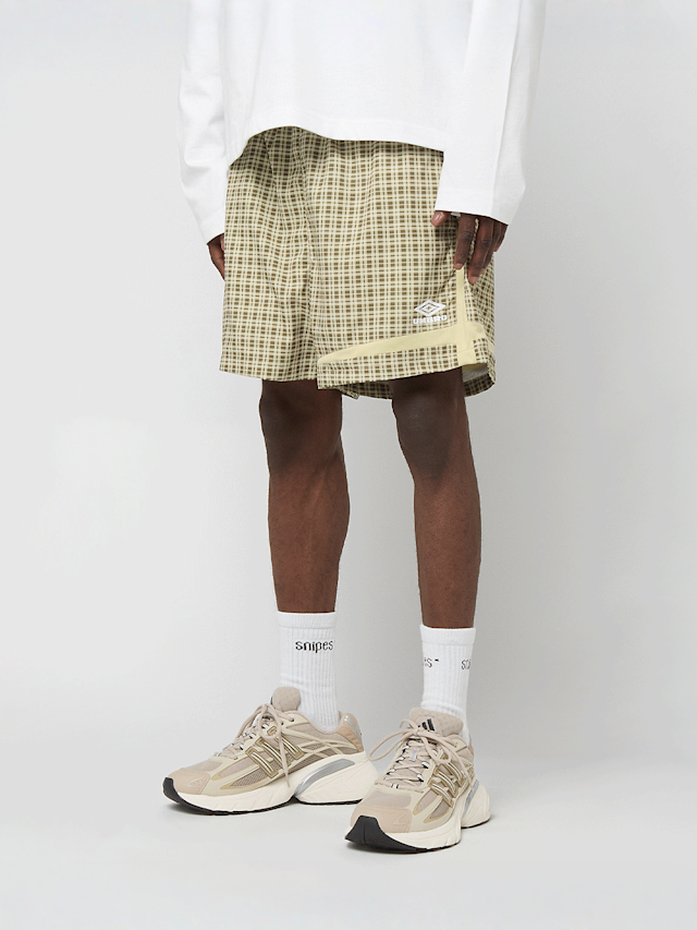 Umbro, Woven Football Short, beige, Image 1 of 4
