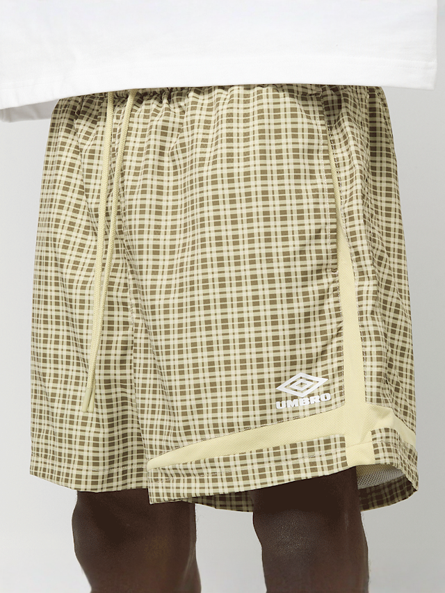 Umbro, Woven Football Short, beige, Image 3 of 4