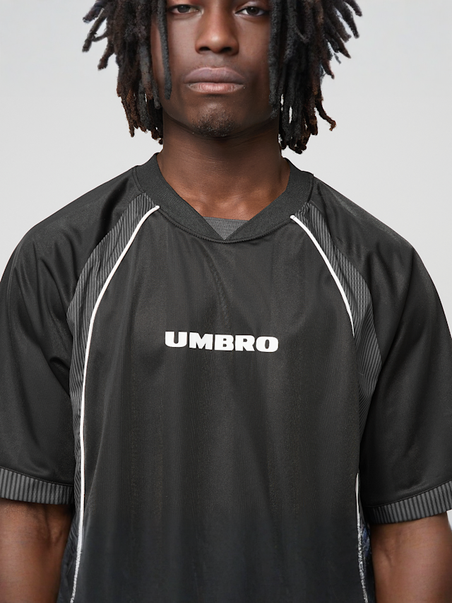 Umbro, PANELLED RAGLAN SHIRT black, black, Image 3 of 5