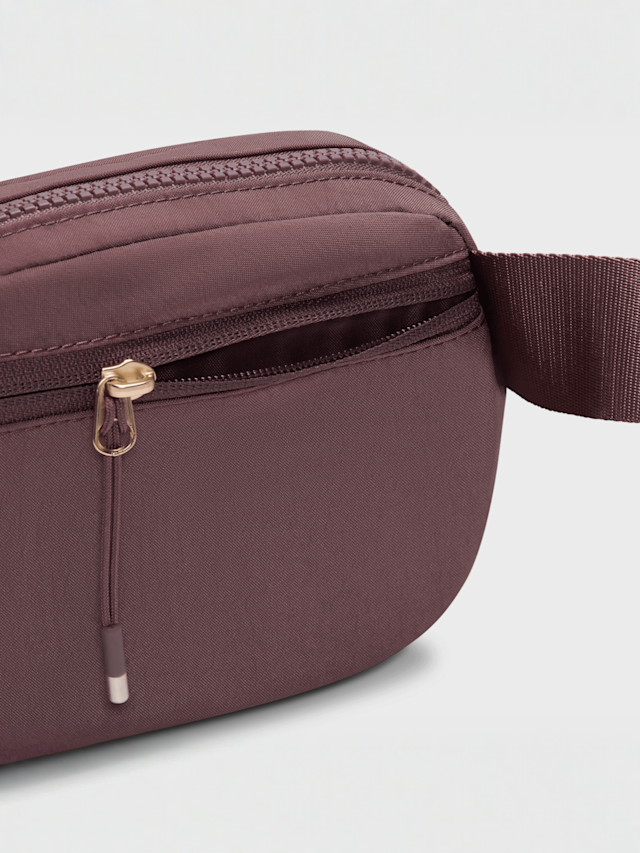 Nike, Aura Crossbody Bag, brązowy, Obraz 5 z 6