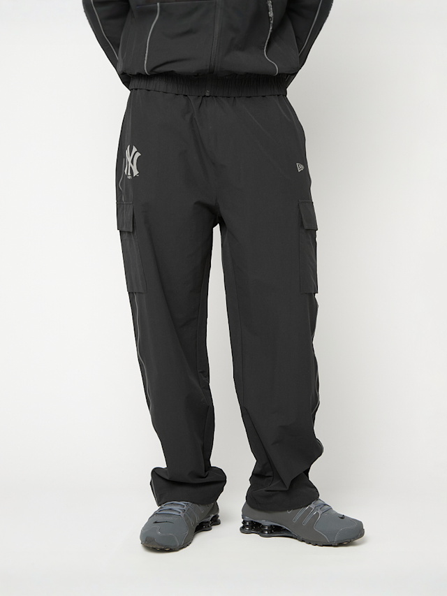 New Era, MLB Utility Cargo Pants New York Yankees, black, Image 1 of 7