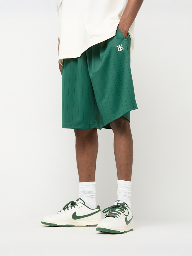Karl Kani, Insignia Shadow Pinstripe Soccer Shorts, groen, Afbeelding 1 van 4