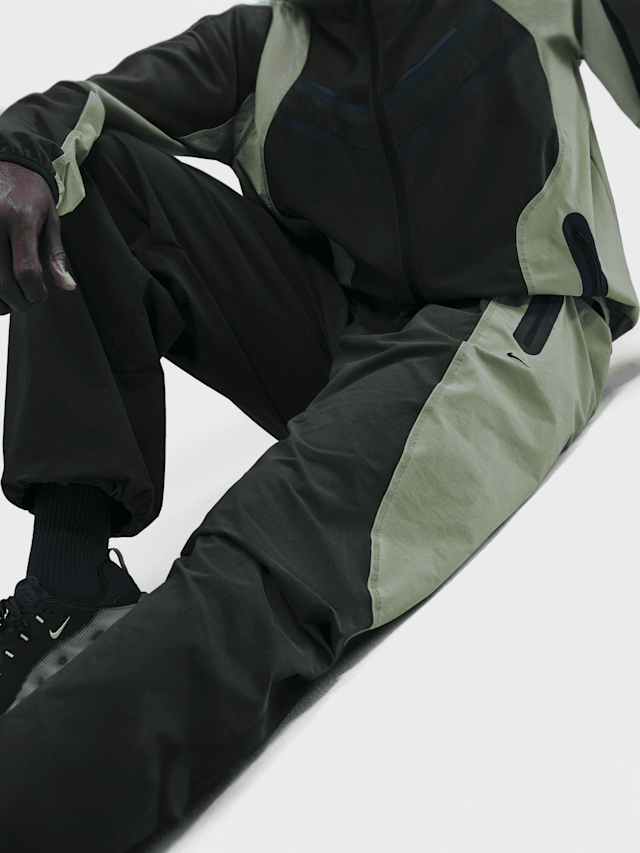 Nike, Tech Dri-FIT Woven Color-Block Oversized Pants, black, Image 3 of 6