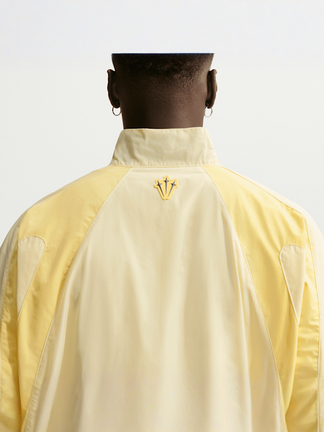Nike Nocta, M NRG NOCTA CS TRK JKT WVN1 cargo khaki/khaki/smoke grey, yellow, Image 2 of 7