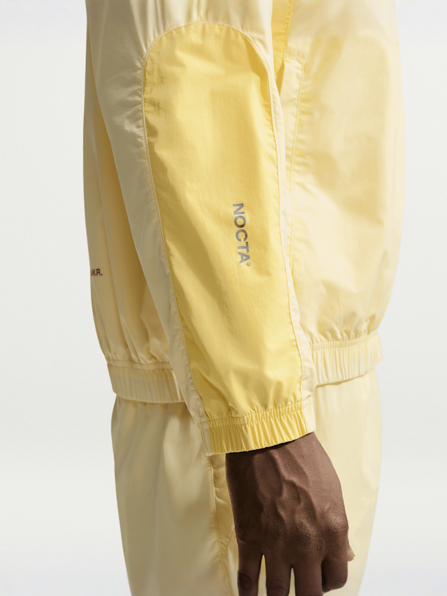 Nike Nocta, M NRG NOCTA CS TRK JKT WVN1 cargo khaki/khaki/smoke grey, yellow, Image 5 of 7