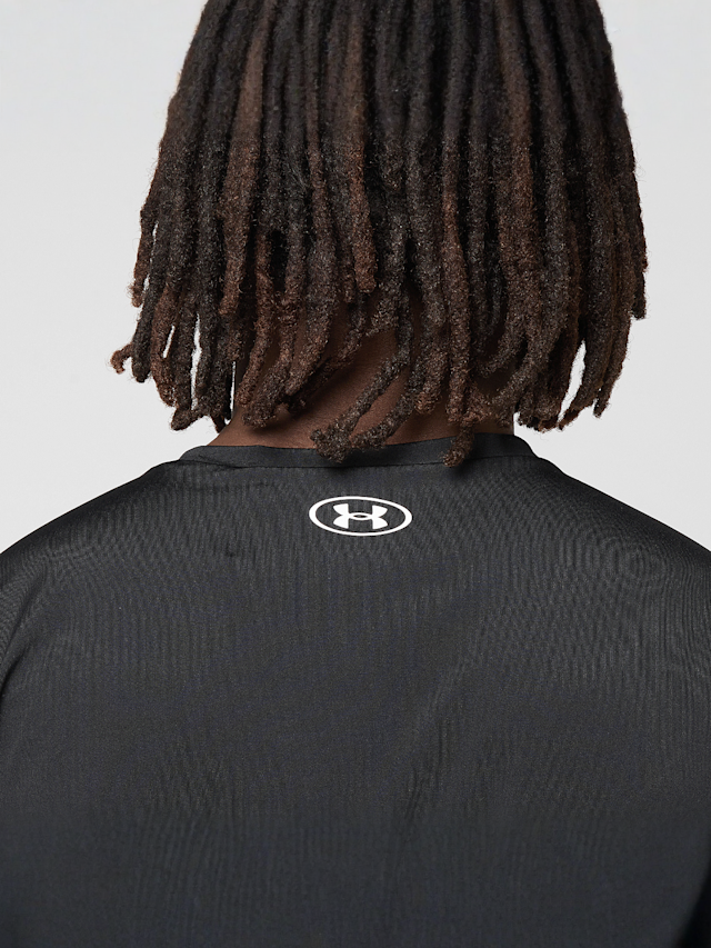 Under Armour, Heatgear Fitted Shortsleeve, black, Image 4 of 5