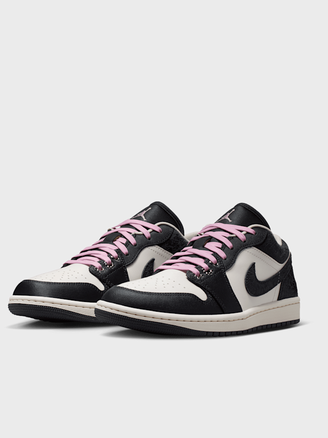 Jordan, WMNS Air Jordan 1 Low SE, black, Image 3 of 8