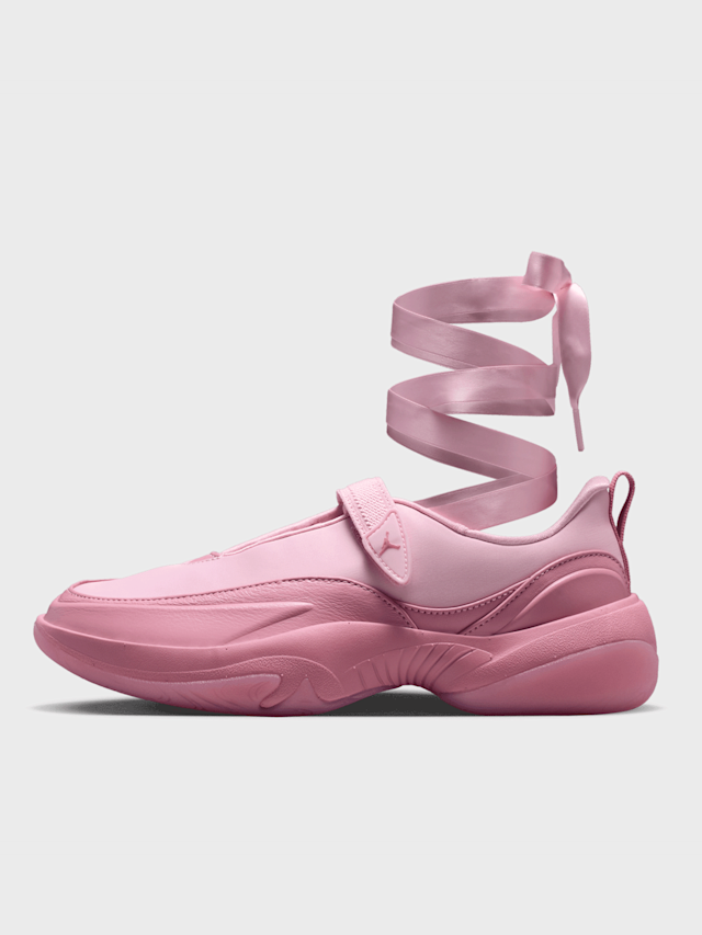 Nike  , Pointe, light pink, Image 1 of 8