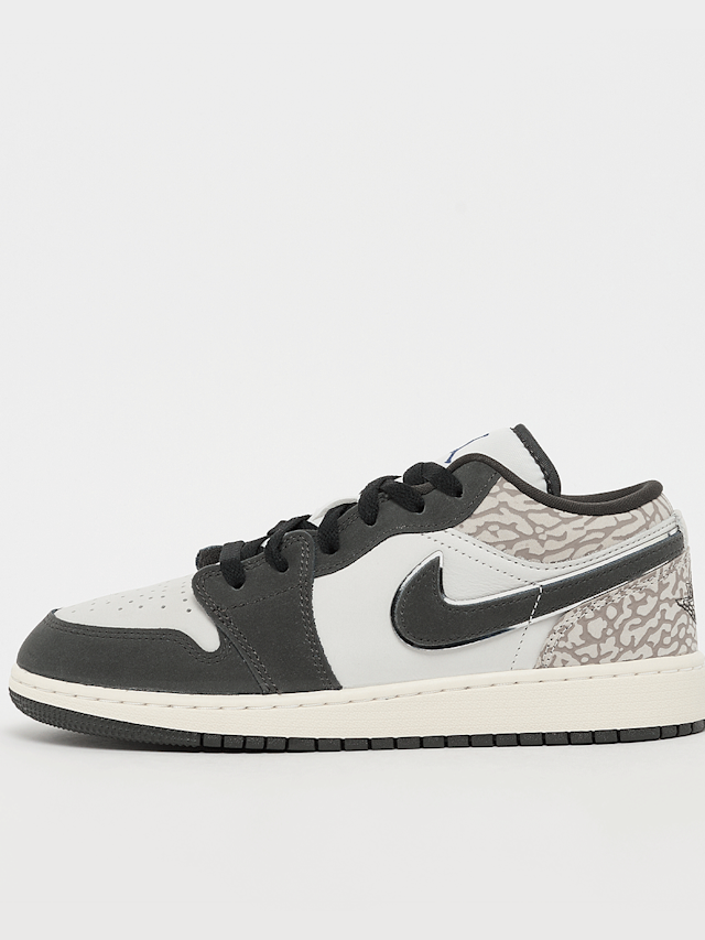 Jordan, 1 Low SE (GS), grey, Image 1 of 7
