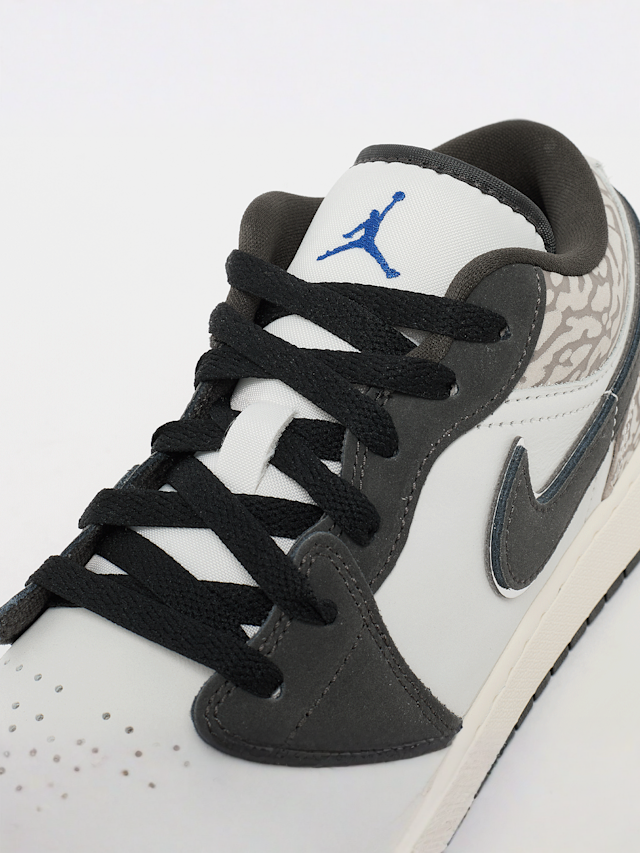 Jordan, 1 Low SE (GS), grey, Image 6 of 7