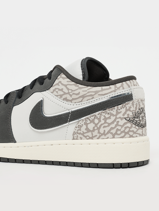 Jordan, 1 Low SE (GS), grey, Image 7 of 7