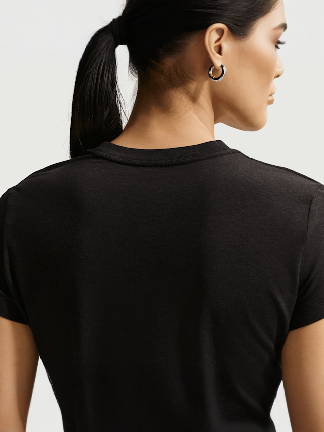 Nike  , Sportswear Chill Knit Cropped T-Shirt, black, Image 4 of 5