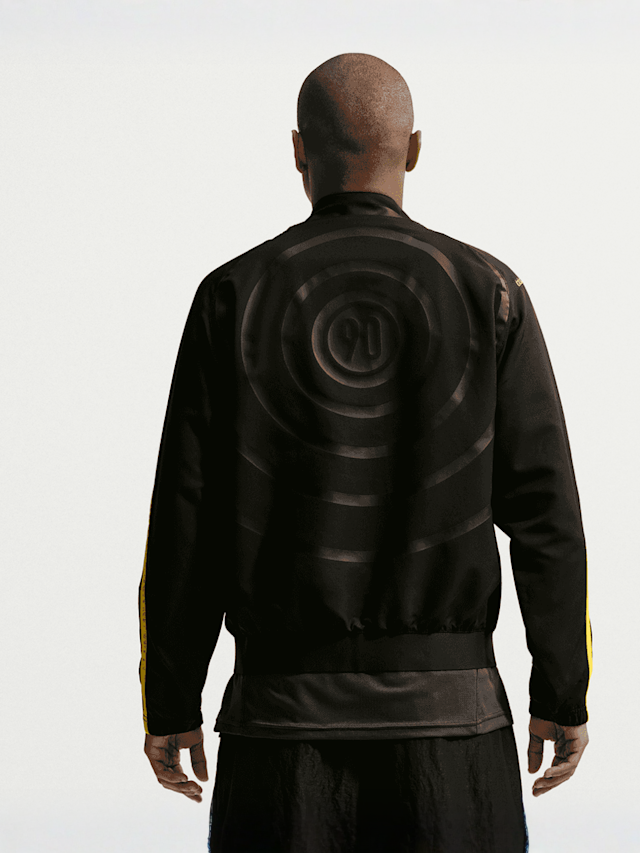 Nike  , Mad 90 Pack "Laser 90" Woven Jacket, black, Image 2 of 6