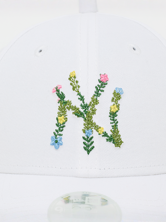 New Era, FEMALE 9FORTY Floral Infill New York Yankees, white, Image 4 of 4