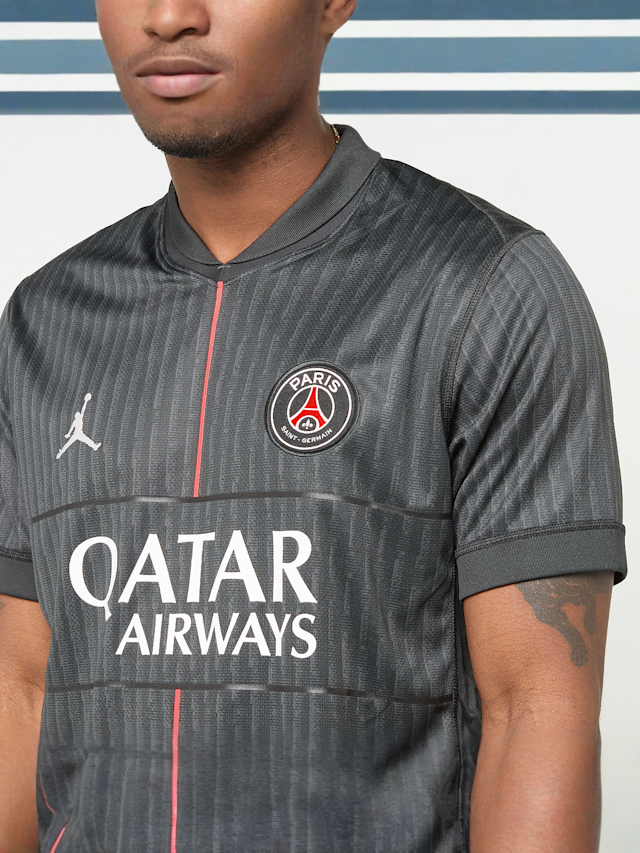 Jordan, Pacho / No. 51 / PSG Jordan Fourth Stadium 2025/26, blue, Image 3 of 9