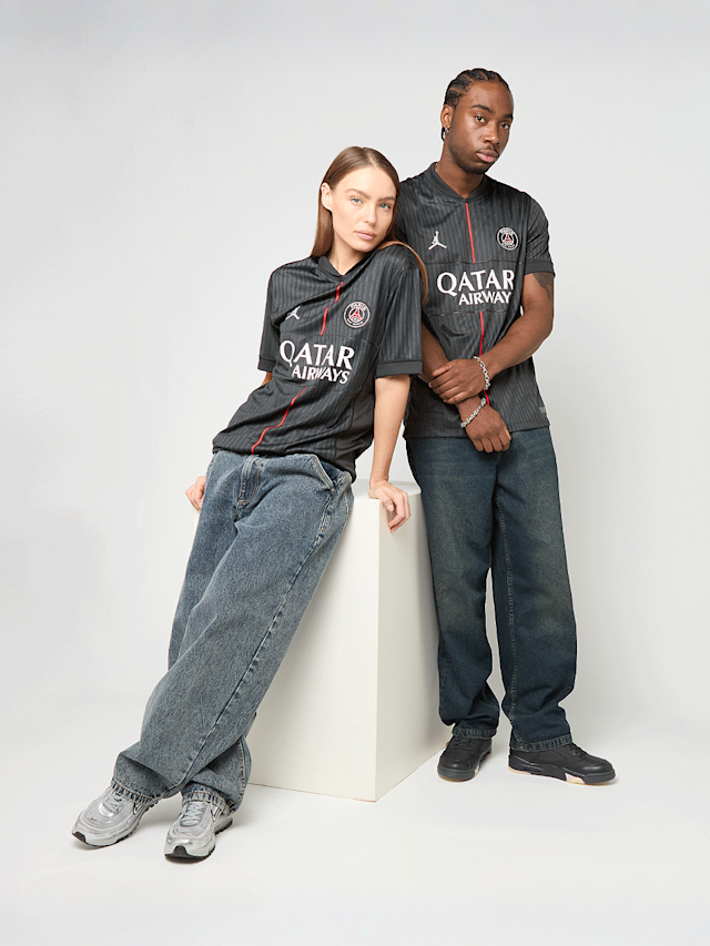 Jordan, Pacho / No. 51 / PSG Jordan Fourth Stadium 2025/26, blue, Image 9 of 9